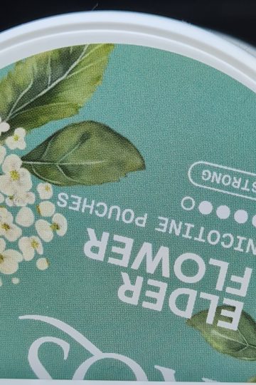 Gott med Snus Elder flower nicotine pouches strong