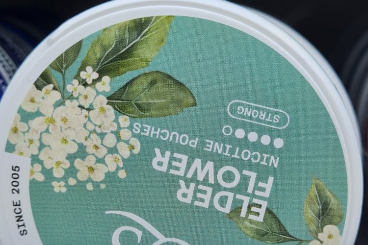 Gott med Snus Elder flower nicotine pouches strong