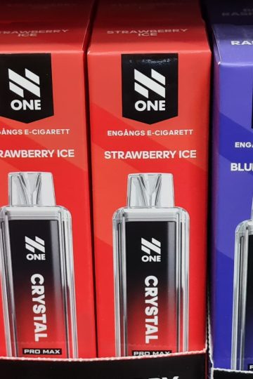 One strawberry ice engångs e-cigarett